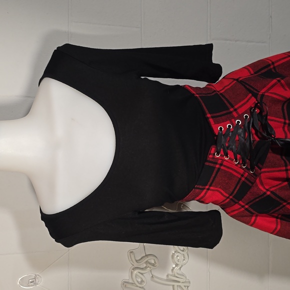 Red and black plaid dress - Picture 2 of 7
